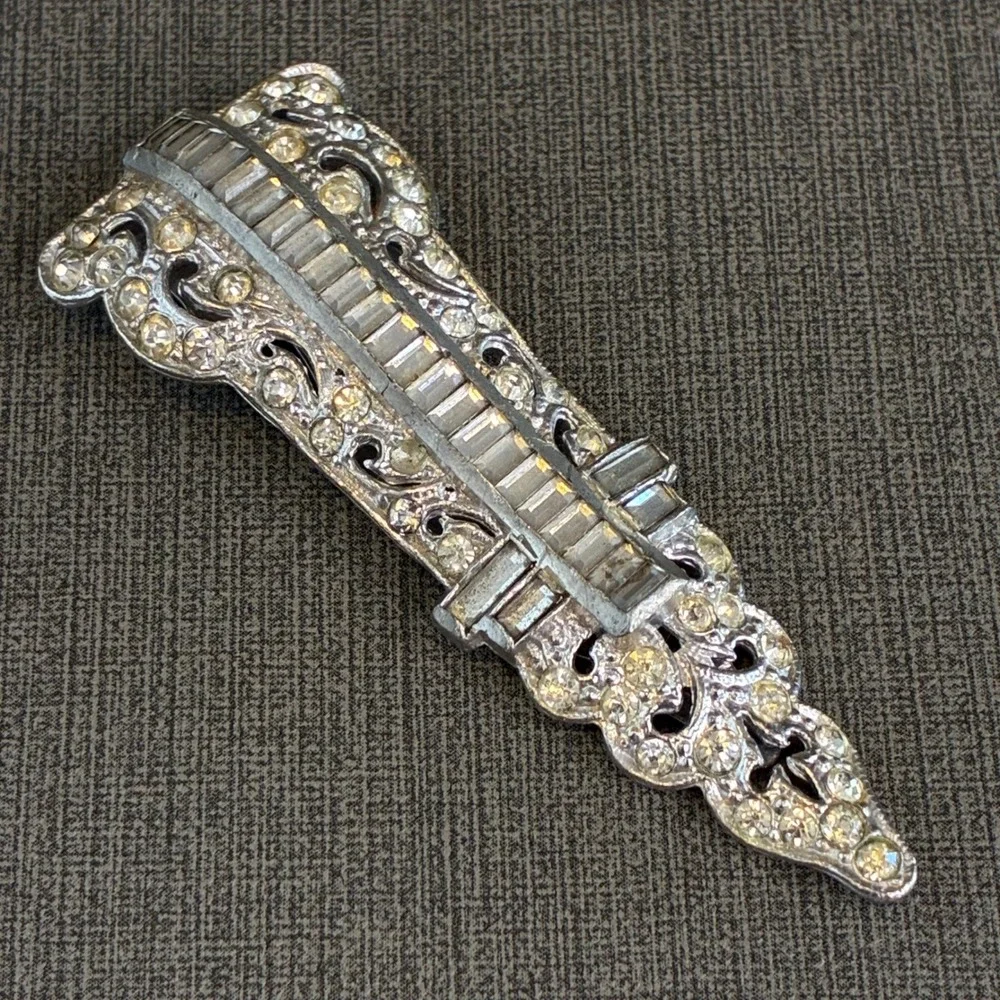 Vintage Art Deco Pot Metal Dress Clip Silver Tone Baguette Rhinestone 2.75